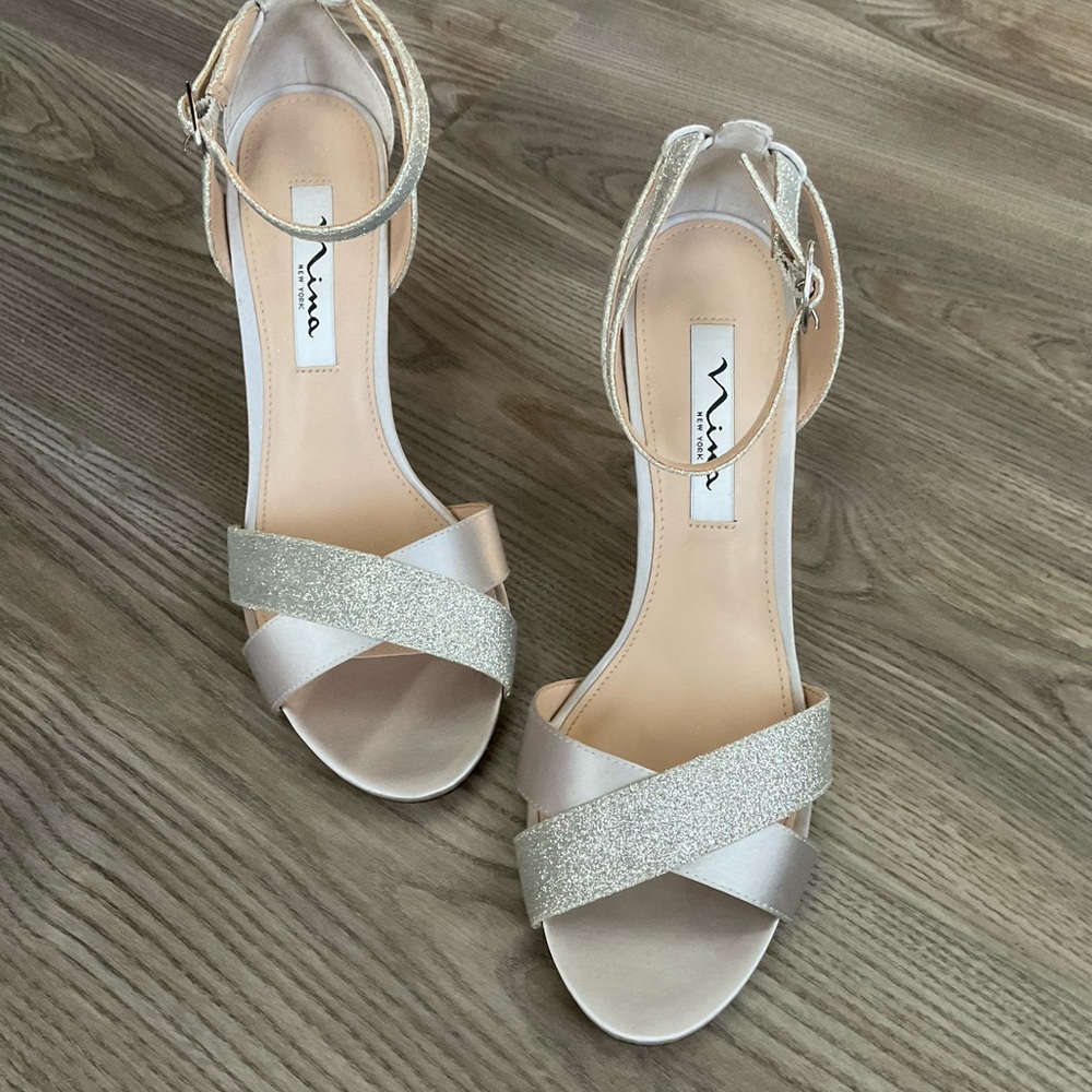 Dressy Nina New York Silver Heels 8